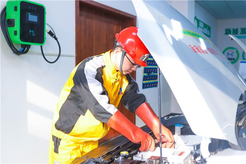 新能源汽車技術專業介紹，學新能源汽車技術就業崗位有哪些？