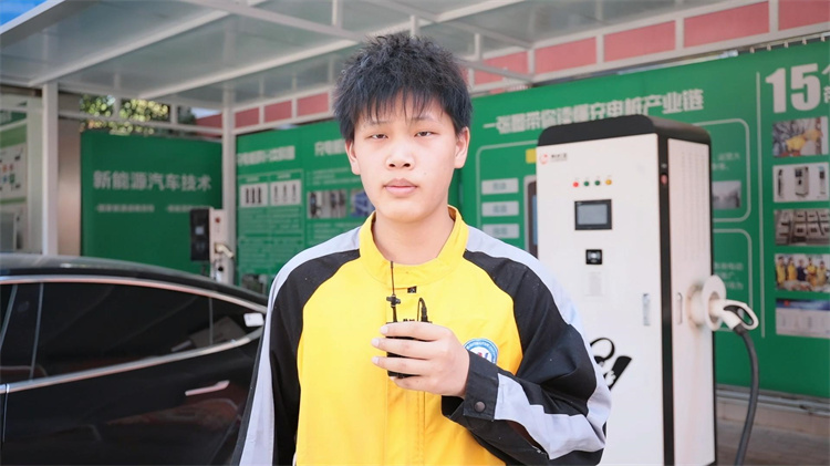 中考之外，技術之路——劉文豪的16歲選擇