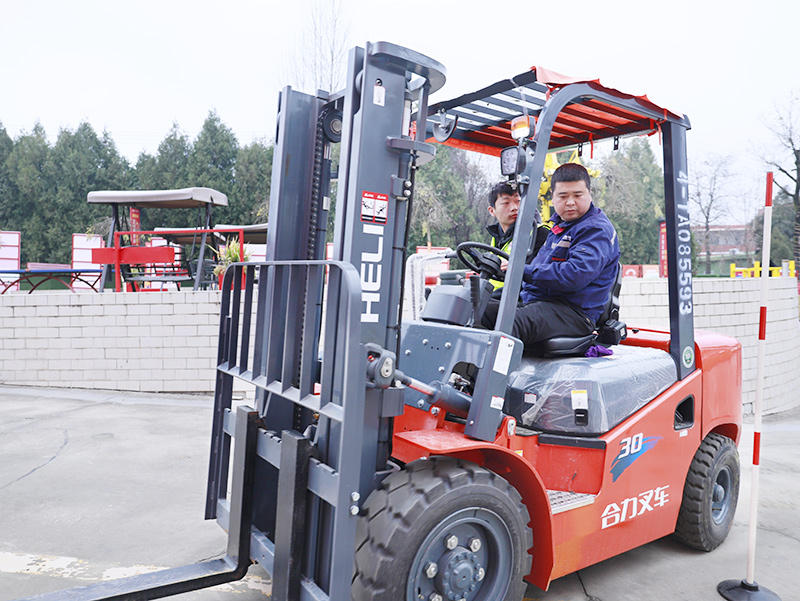 西安叉車技術培訓學校，長安區附近學叉車，學叉車可以去哪里就業？