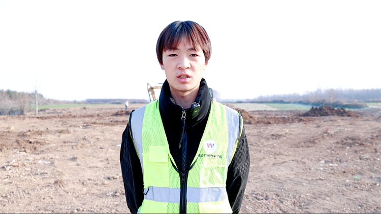 舒晨的轉型之路：從文化課到挖掘機技術，追夢不止步
