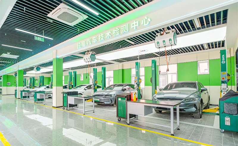 西安學汽修，汽車維修專業前景怎么樣？學汽修哪個學校好？