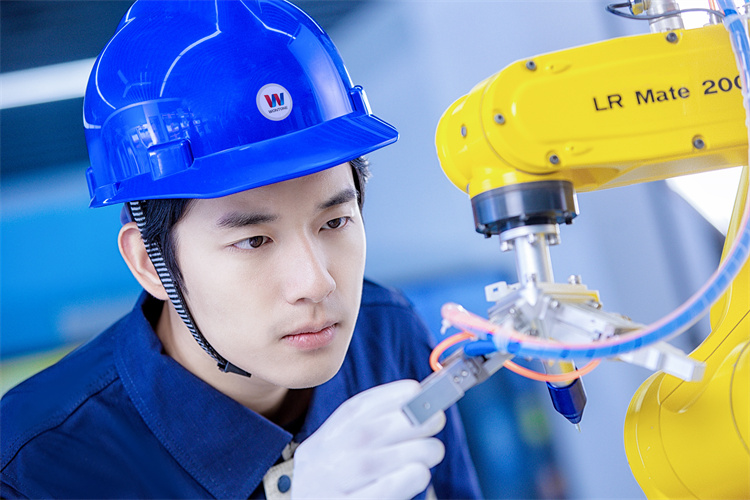 工業4.0時代必備技能——PLC！ 這四類人趕緊學起來！