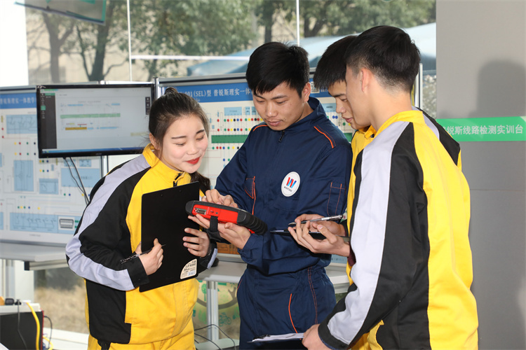 嘿，新同學！這是我們的課堂，它很豐富也很有趣！