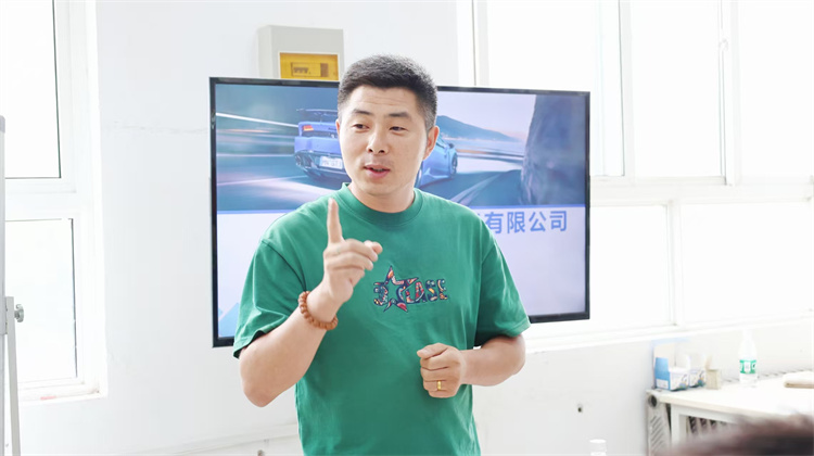 校企合作再升級，學子就業無憂——靚車牛人走進西安萬通開展專場招聘