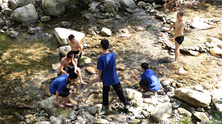 第二期開營！西安萬通夏令營再燃盛夏，解鎖你的熱血青春！
