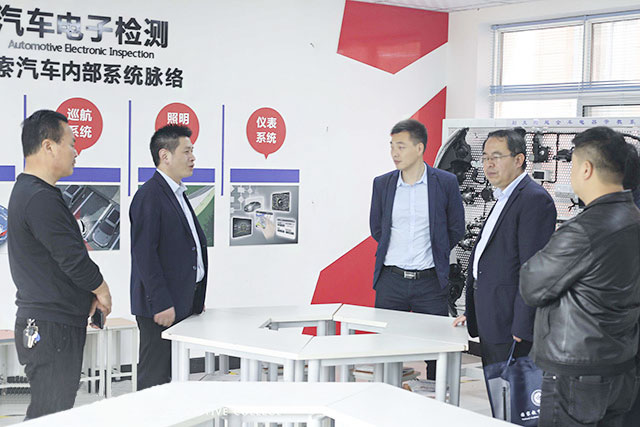 長安區教育局領導蒞臨我校督導視察教學工作