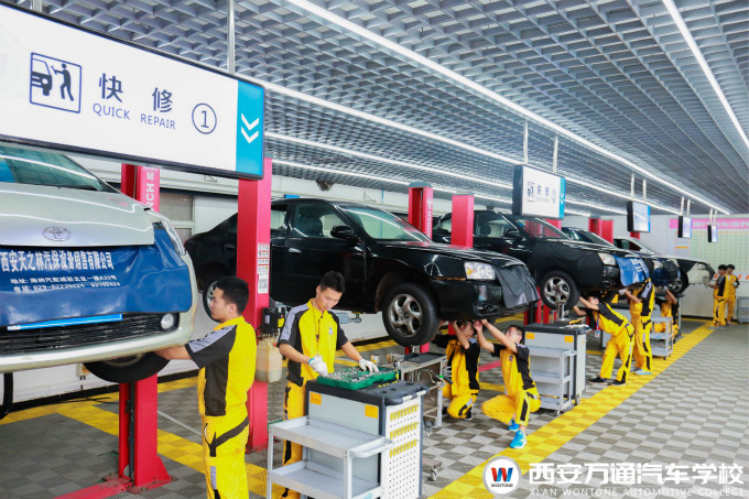 西安萬通汽車學校收獲“技能+學歷”