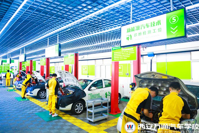 選專業就是選未來，初中生學什么技術好？