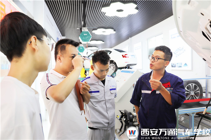 在西安萬通學二手車評估，快速考證掌握真技術！