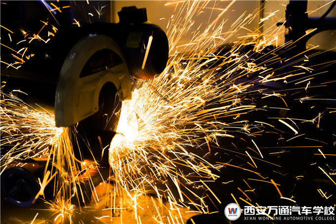 焊接行業就業怎么樣？多久能學會焊接技術？