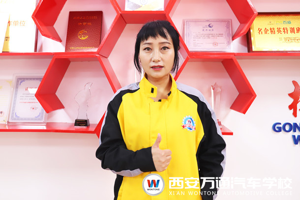 女老板來萬通進修技術：汽修行業不只是男性的天下！