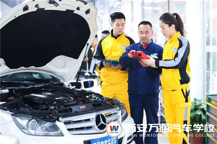 西安萬通汽車學校2022年熱門專業推薦---高端車檢測與維修工程師