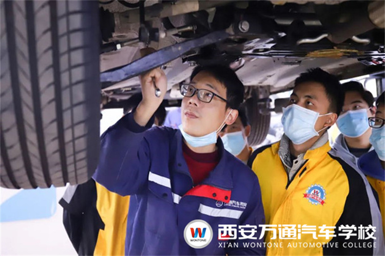 西安萬通汽車學校2022年熱門專業推薦---汽車檢測與維修工程師