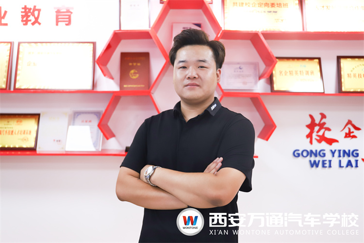 萬通優秀畢業學子吳科良：越努力，越幸運！