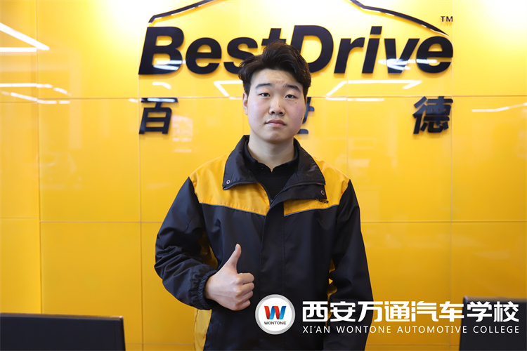 萬通優秀畢業學子：青春就是勇往直前！