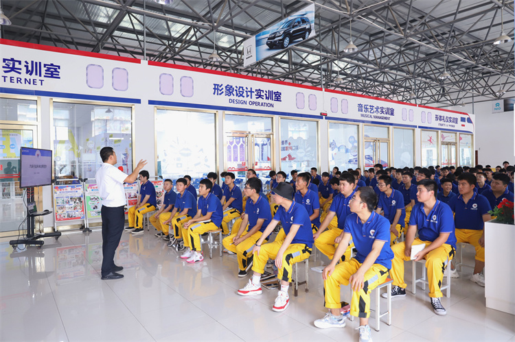 對話專業老師 提升專業知識 做合格汽修人