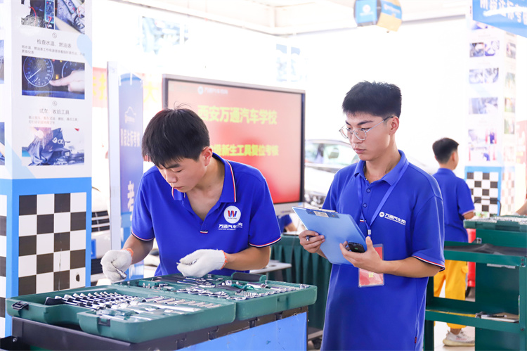 你被“羊了個羊”虐了嗎？ ——萬通帶你解鎖真人版技能通關秘籍！