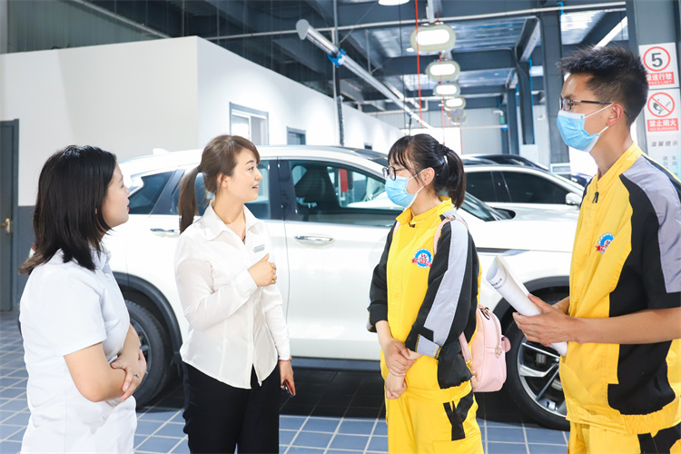 萬通學子的就業率這么高，是因為...