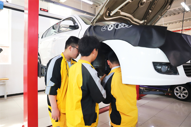 轉行學什么？二手車評估師了解一下！