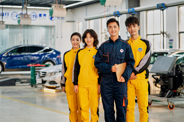 報讀汽車類專業，未來的就業你可以選擇這些！