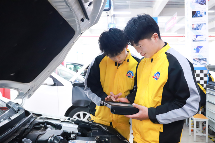 不想上學？輟學打工？同學，看完這篇文章再決定！