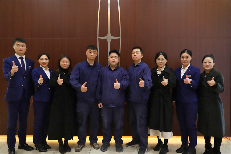 暖心回訪促發展，校企合作再攀佳績                   —西安萬通汽車學?；卦L西安福林林肯中心