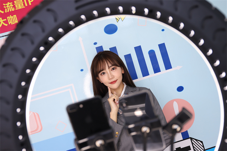 新媒體行業前景怎么樣？現在學習有前途嗎？