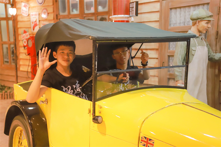 老同學，新朋友，讓我們一起相聚在萬通