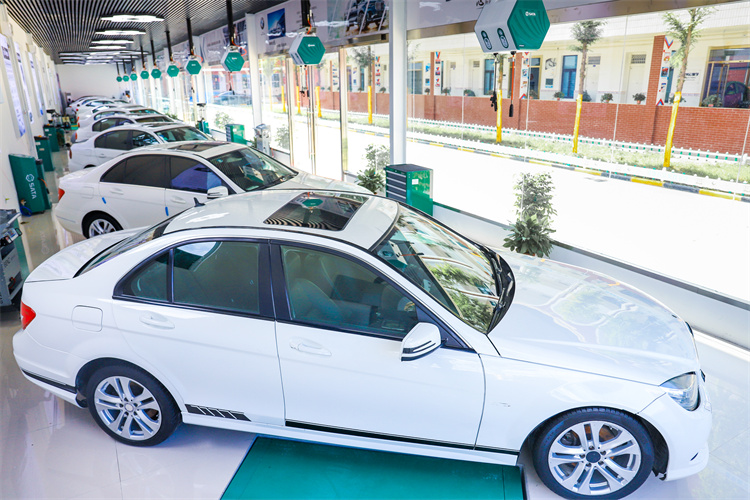 家人們，這所學?！疤┭澙薄保。。。? border=