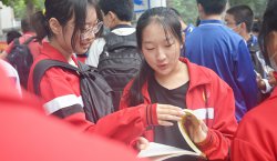 初中畢業沒考上高中，女生，大專學校選什么專業好？