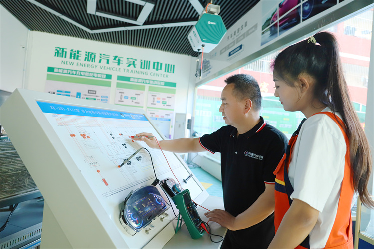 工信部預計：到2025年新能源汽修人才缺口率或達80%！