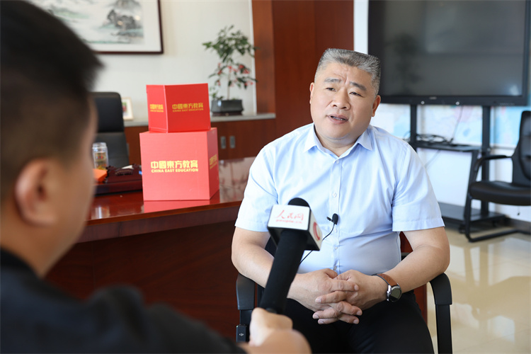 成就學子，賦能產業丨人民網再進萬通汽車教育，探訪新能源專業奧秘