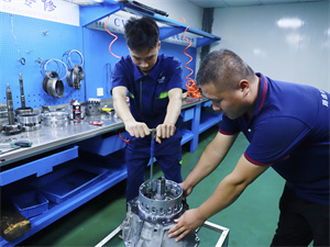 技術精湛，堅守本心——回訪優秀畢業學子李響