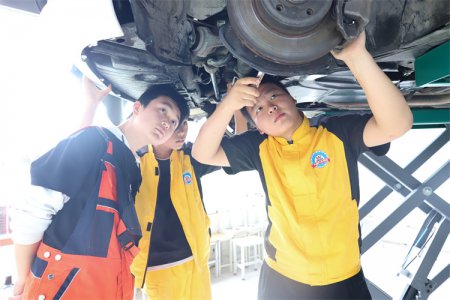 輟學打工？不可?。W門技術少走彎路！