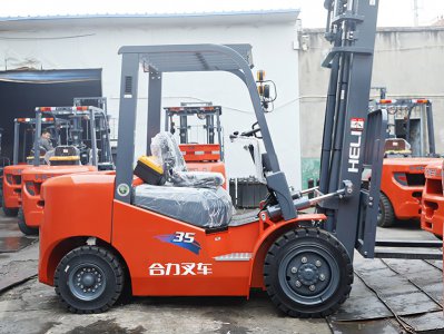 西安學叉車培訓學校，西安那里可以學叉車，叉車工培訓考證