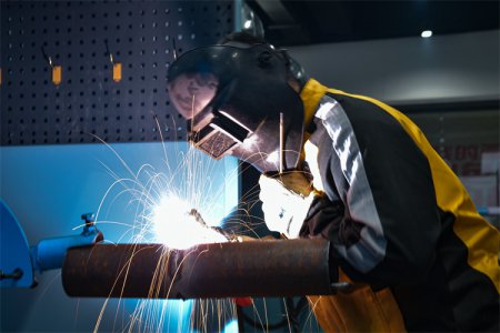 學電焊技術，抓住年初好時機！